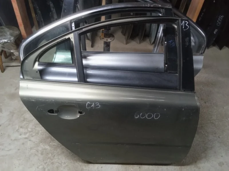 Дверь Volvo 32228893, задняя правая