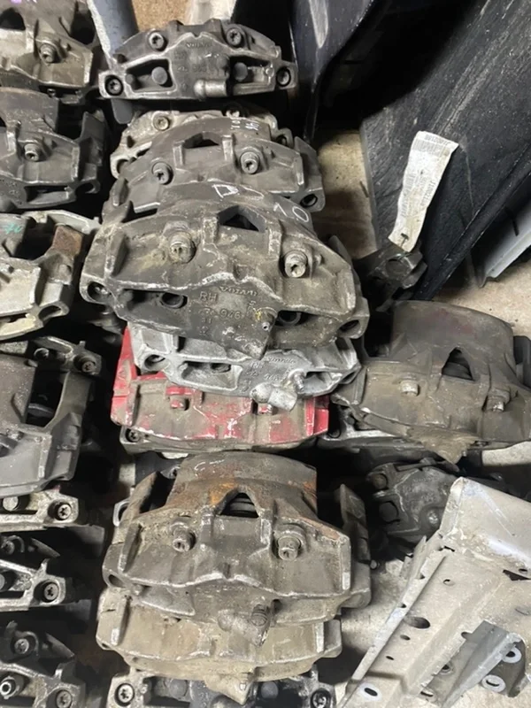 Суппорт тормозной Volvo 36000150, передний правый