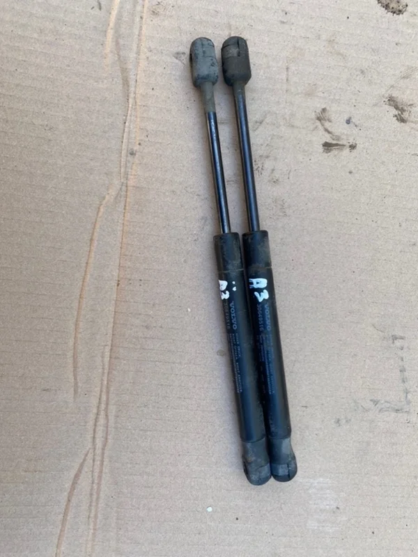 Амортизатор капота Volvo XC70 2013 30649516 D5244T15