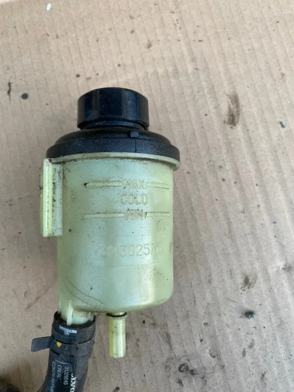 Бачок гидроусилителя руля Volvo XC70 2013 31302576 D5244T15