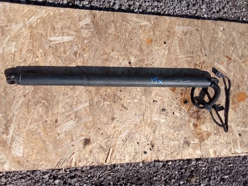 Амортизатор багажника Volvo XC90 31690604 B4204T34