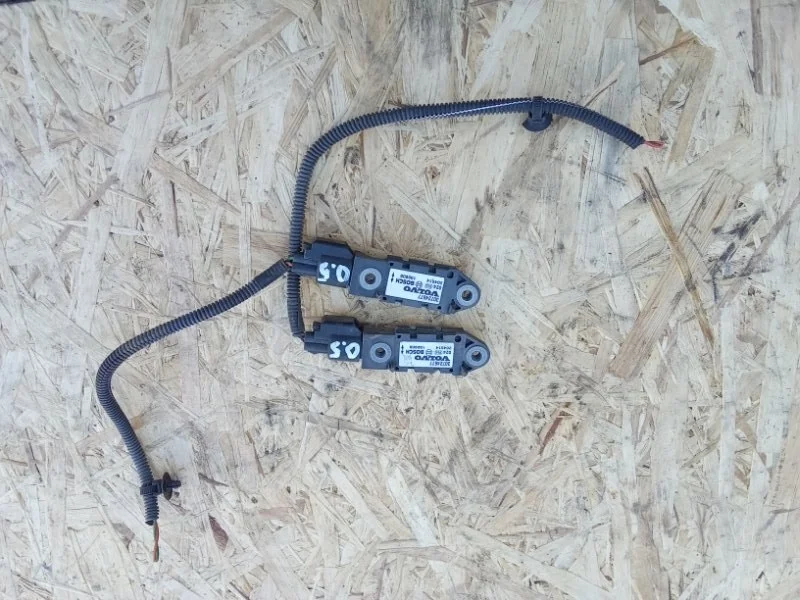 Датчик удара Volvo 30724677