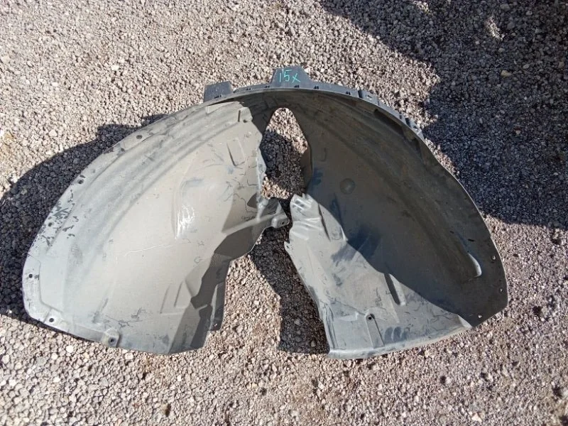 Подкрылок Volvo XC90 31457218 B4204T34, передний левый