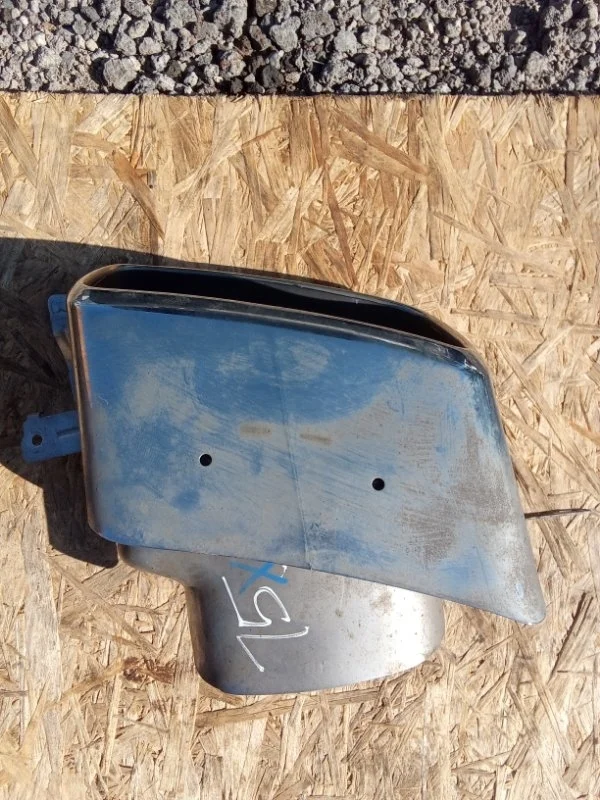 Насадка на глушитель Volvo XC90 31353398 B4204T34, правая