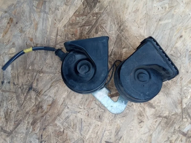 Сигнал звуковой Volvo XC90 31111192