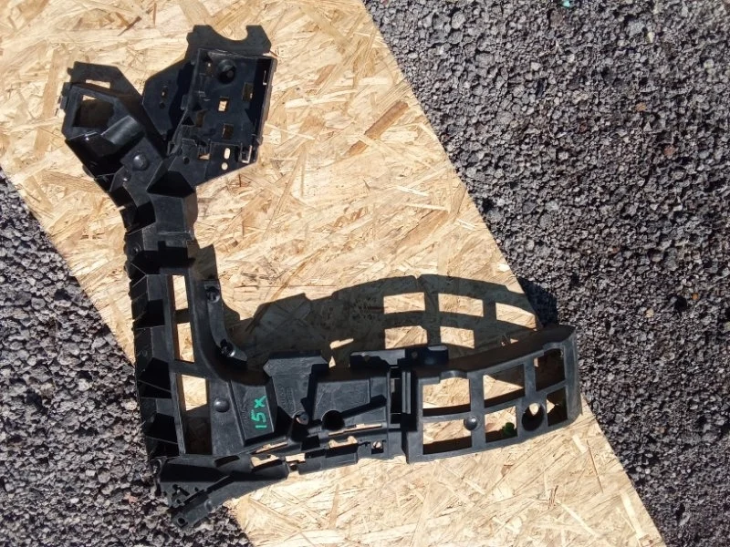 Кронштейн бампера Volvo XC90 31407730 B4204T34, задний левый