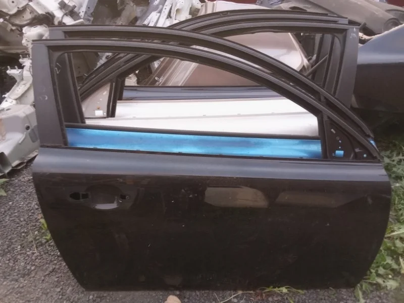 Дверь Volvo C30 31335484, правая