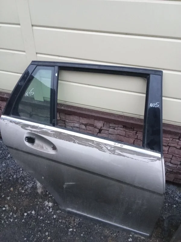 Дверь Mercedes A2047302400, задняя правая