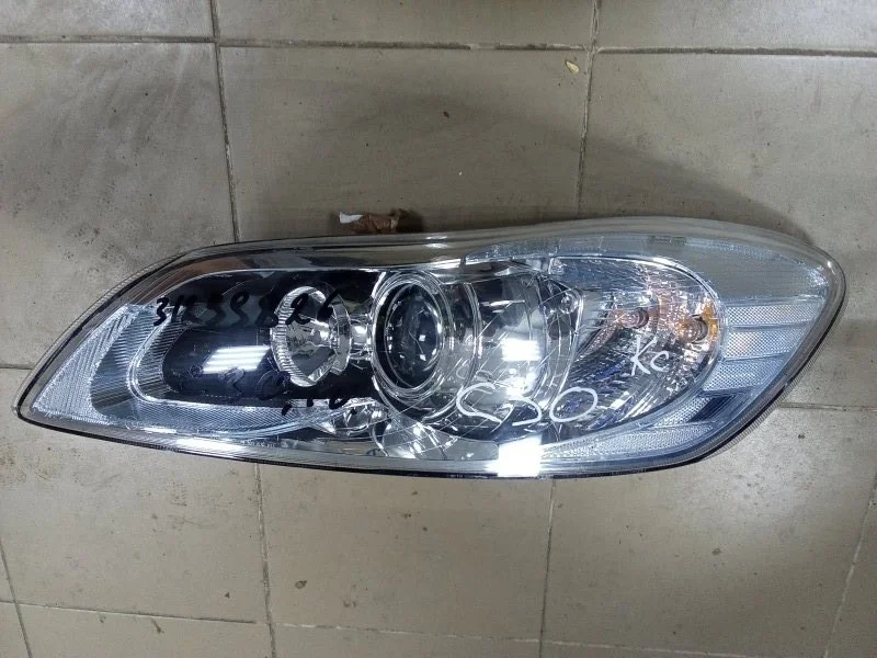 Фара ксеноновая Volvo 31299826, левая