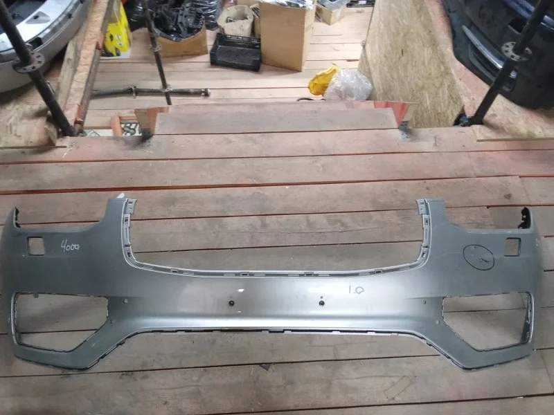 Бампер передний Volvo 40000001, передний