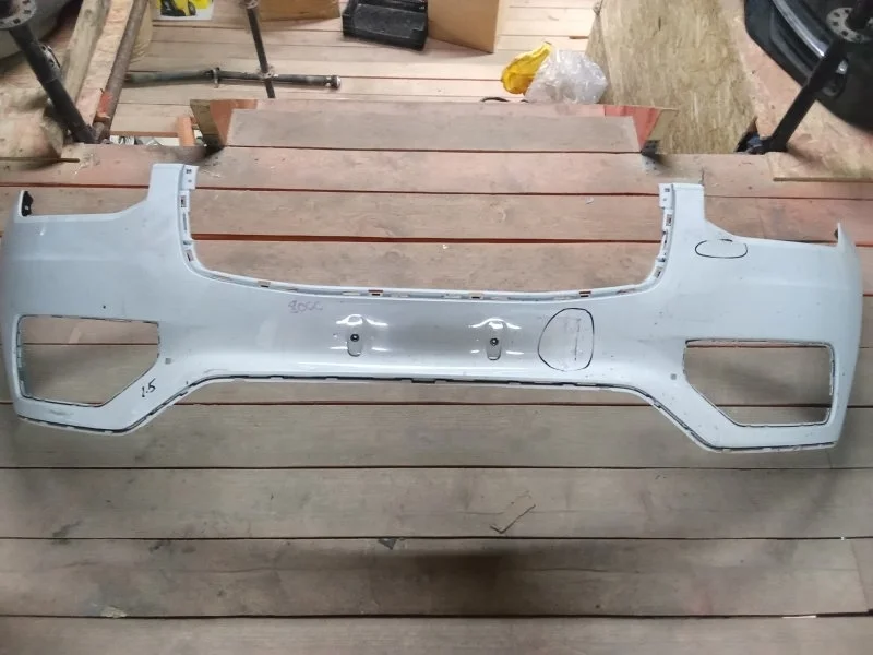 Бампер передний Volvo 40000001, передний