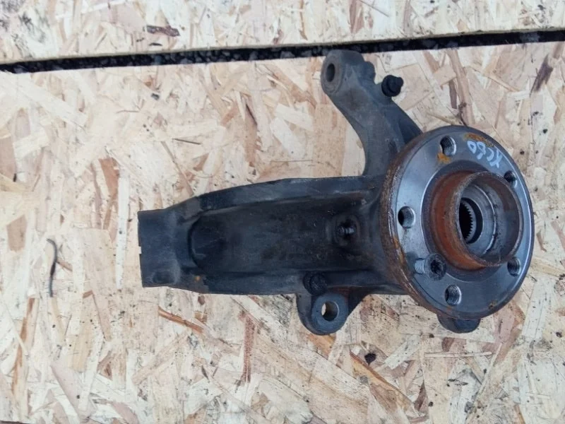 Кулак поворотный Volvo 31451326, передний левый