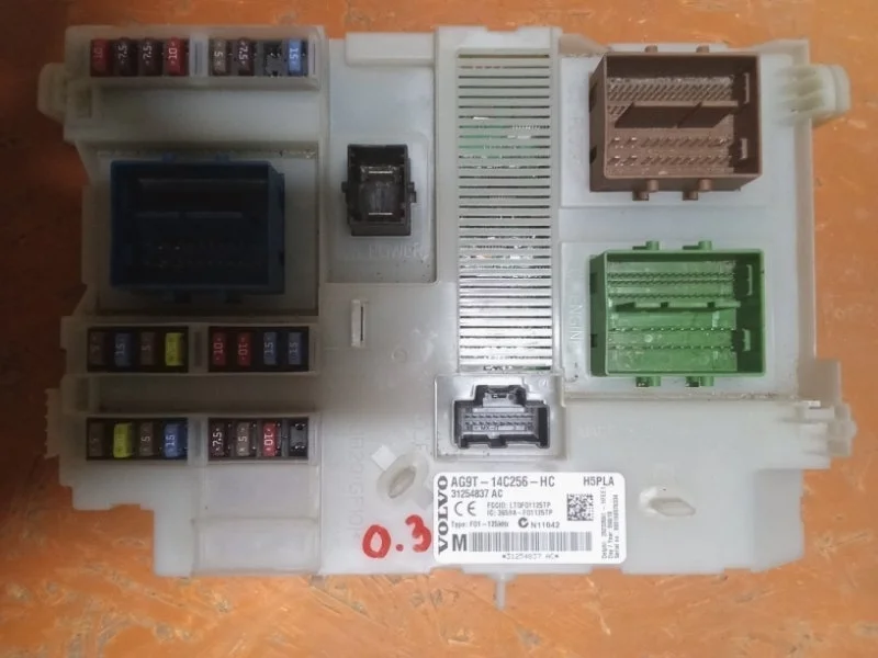 Блок CEM Volvo 31254837