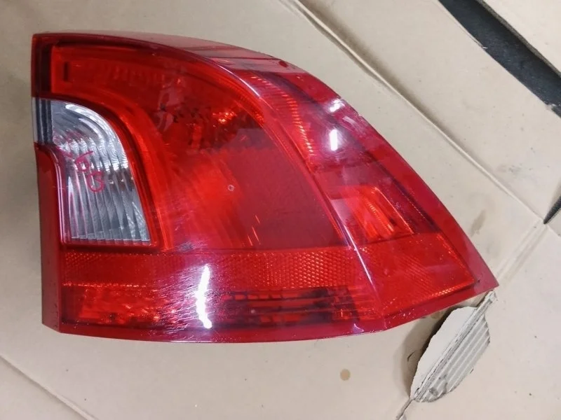 Фонарь Volvo S60 2015 31395931 D4162T, задний правый