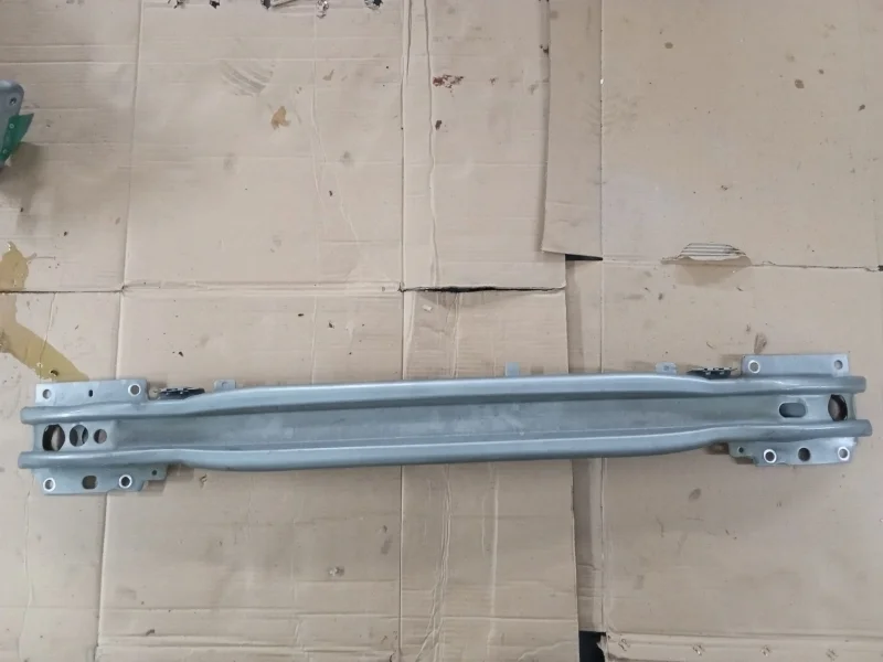 Усилитель бампера Volvo XC60 2015 31283772 B4204T11, передний