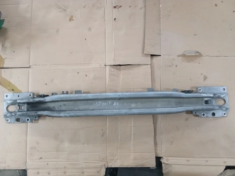 Усилитель бампера Volvo S60 2015 31349058 D4162T, передний