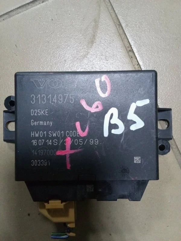 Блок управления парктроником Volvo XC60 2015 31314975 B4204T11