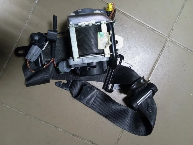 Ремень безопасности Volvo S60 2015 39818843 D4162T, передний правый