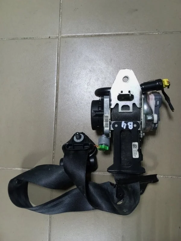 Ремень безопасности Volvo S60 2015 39818841 D4162T, передний левый