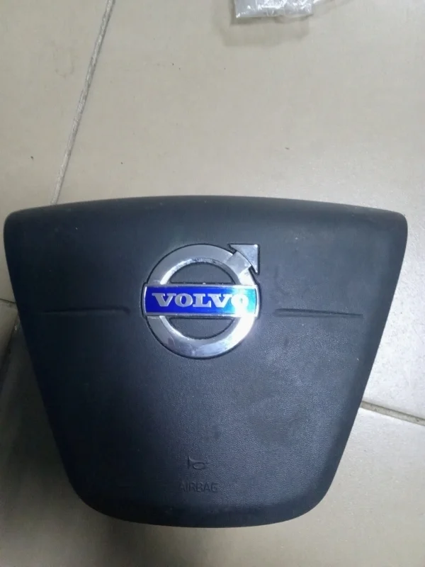 Airbag в руль Volvo XC60 2015 31332822 B4204T11