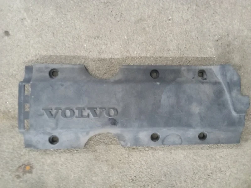 Декоративная крышка двигателя Volvo 1270363