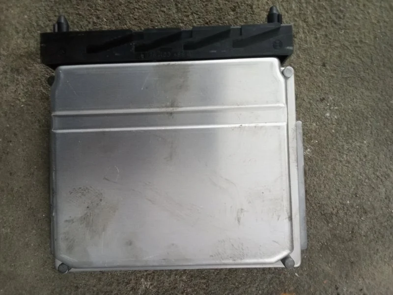 Блок управления двигателем Volvo 8603115