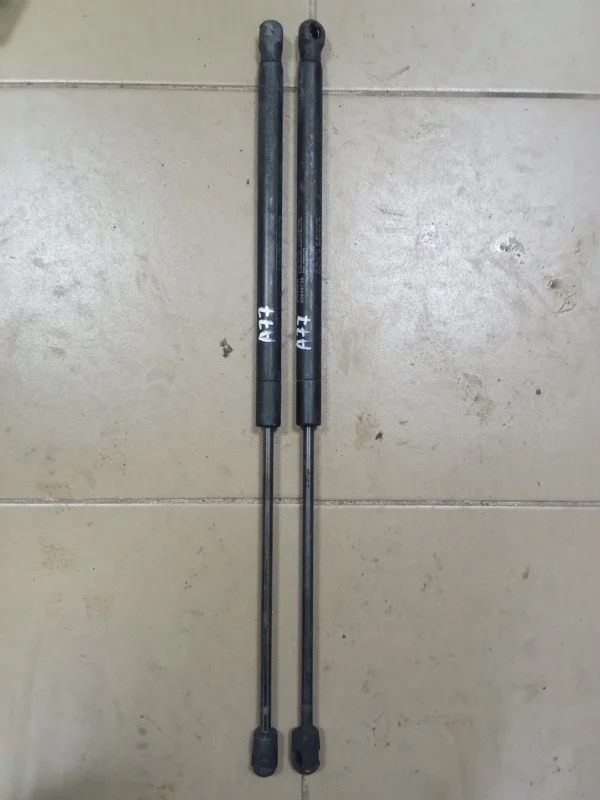 Амортизатор капота Volvo XC90 2012 30649736 D5244T18