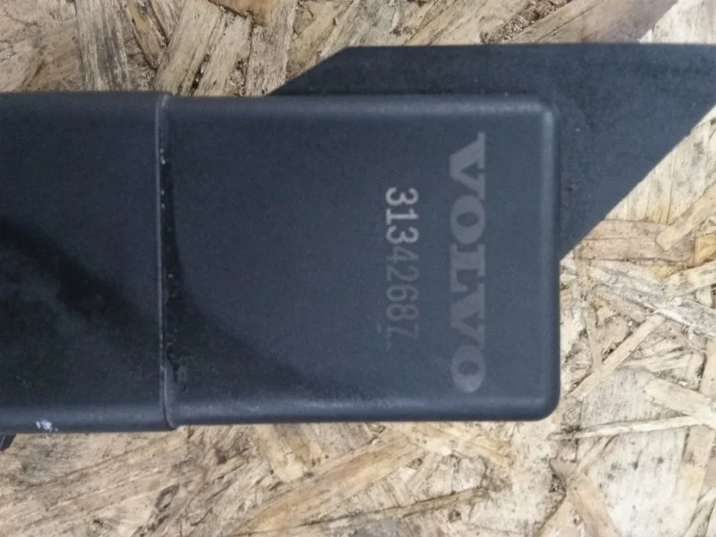 Реле свечей накала Volvo XC90 2012 31342687 D5244T18