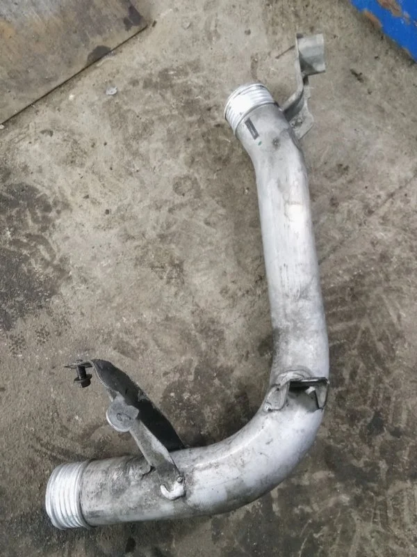 Труба интеркуллера Volvo XC60 2015 31370288 B4204T11