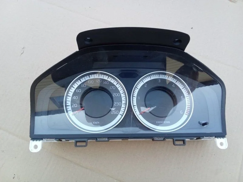 Щиток приборов Volvo XC70 2013 36001836 D5244T15