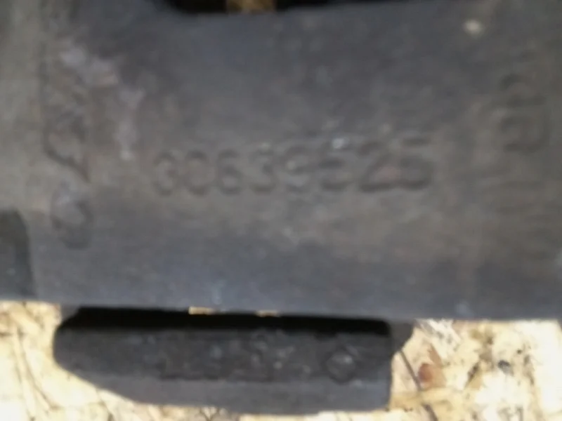 Суппорт тормозной Volvo XC90 2012 8602855 D5244T18, задний правый