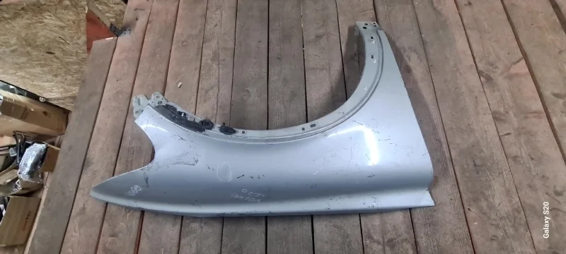 Крыло Volvo 31217150, переднее правое