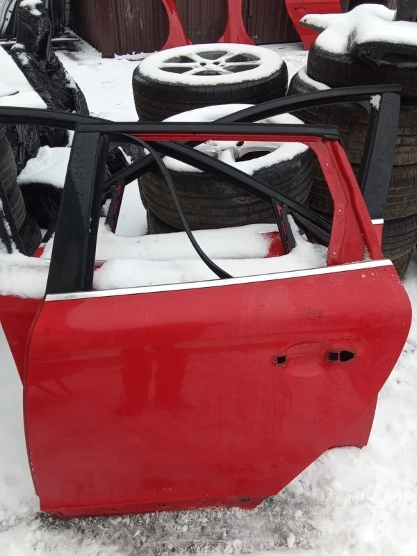 Дверь Volvo XC60 2011 32228964 D5244T10, задняя левая