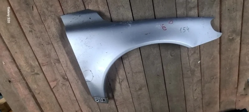 Крыло Volvo 31294001, переднее правое