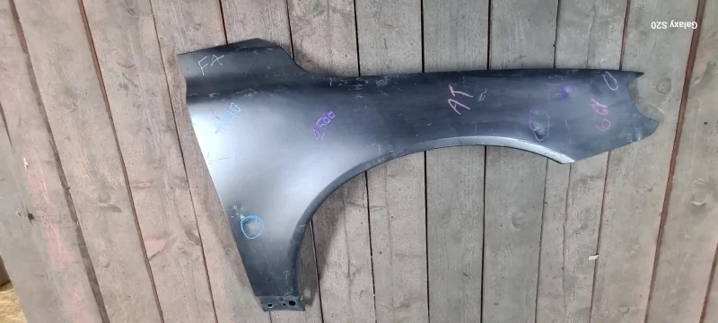 Крыло Volvo 31294001, переднее правое