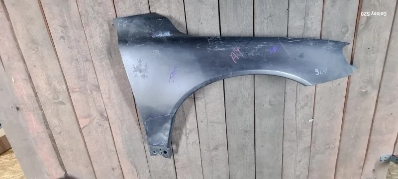 Крыло Volvo 31294001, переднее правое