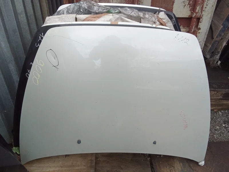 Капот Volvo 31371415