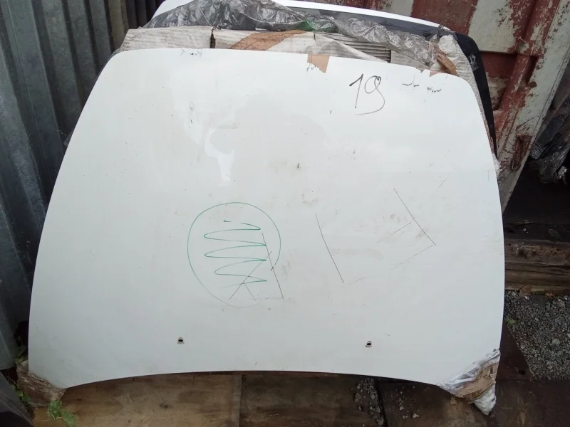 Капот Volvo 31371415