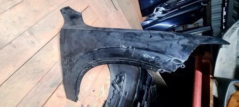 Крыло Volvo 31651676, переднее правое