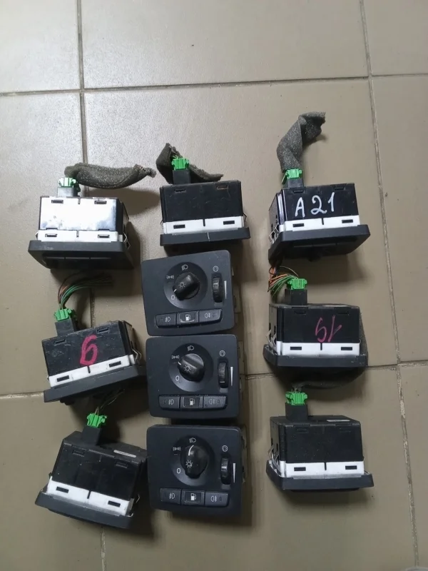 Переключатель света Volvo 30739299