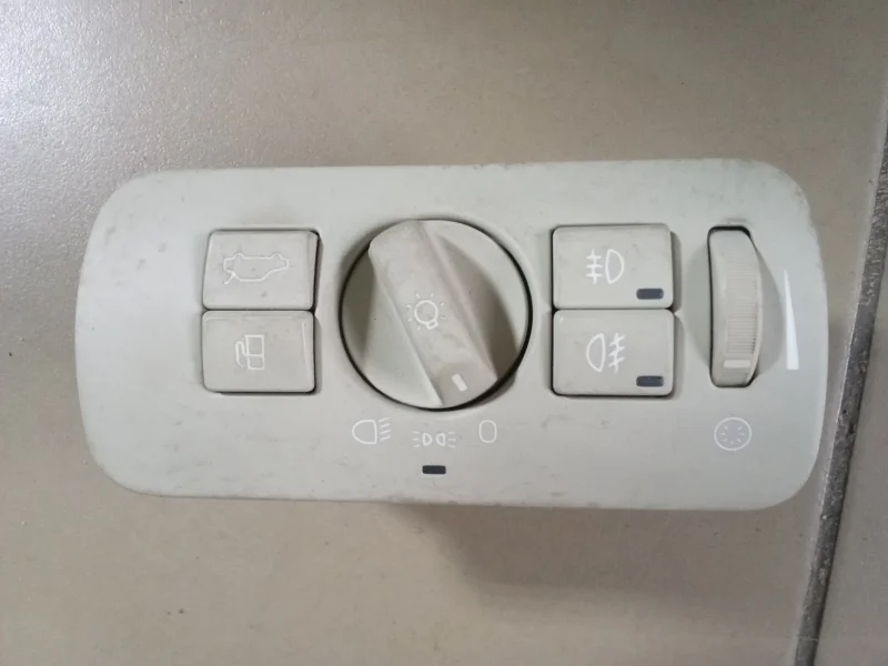 Переключатель света Volvo 30739438