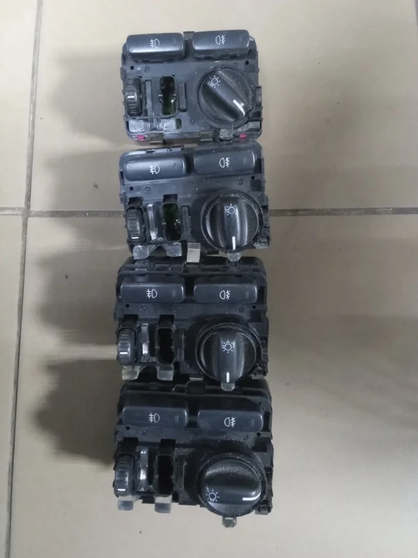 Переключатель света Volvo 8685450