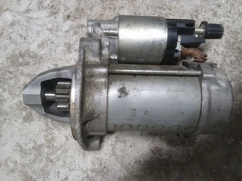 Стартер Mercedes A0061514601