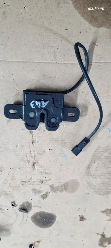 Замок капота Volvo XC60 2011 31298611 D5244T10, правый