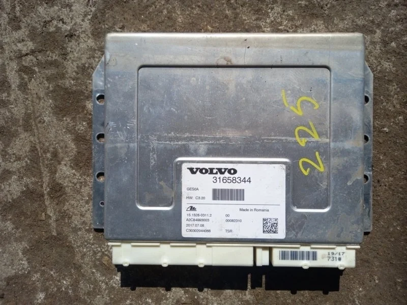 Блок управления подвеской Volvo S90 31658344