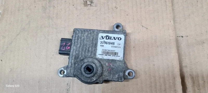 Блок управления АКПП Volvo XC70 30751946