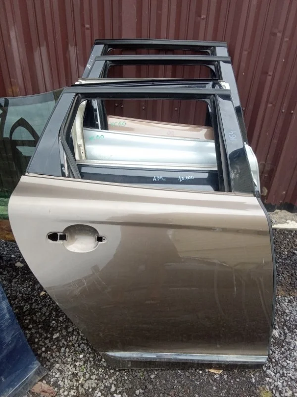 Дверь Volvo XC60 2014 32228965, задняя правая