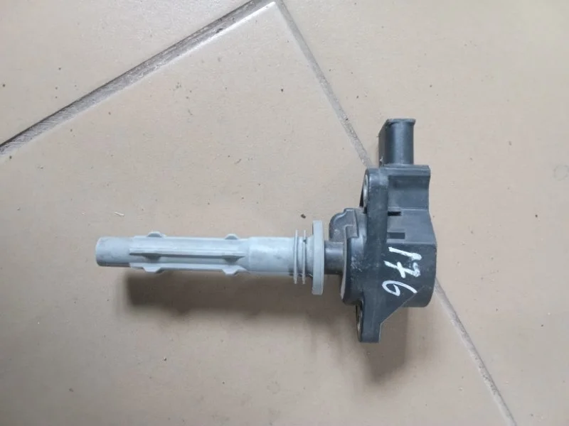 Катушка зажигания Mercedes 0986221058