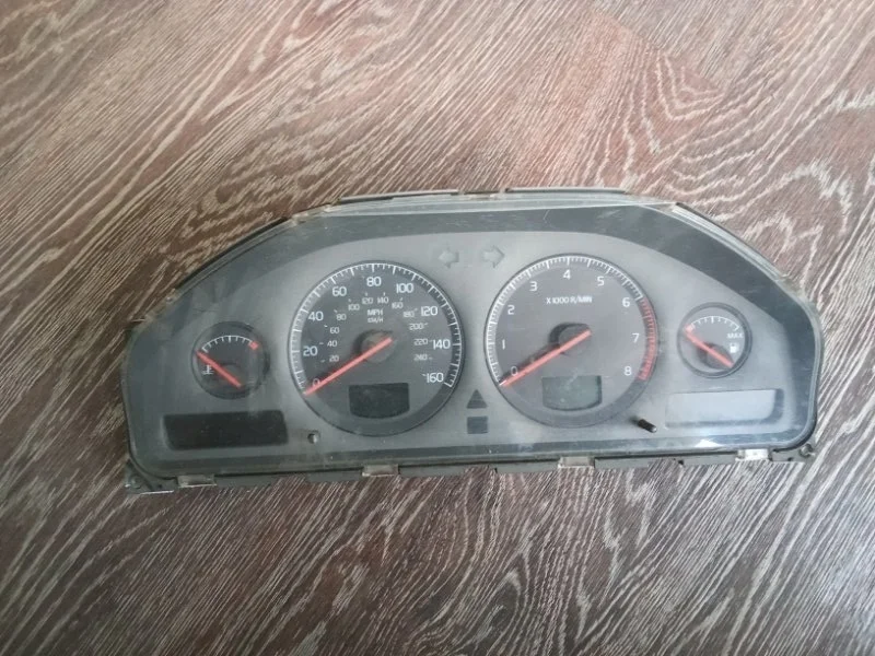 Щиток приборов Volvo S80 2001 8251282