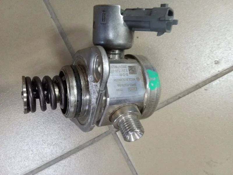 Топливный насос высокого давления Volvo V60 2011 31359703 B4164T